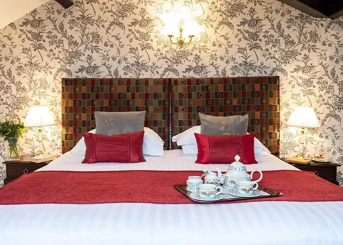 Ees Wyke Country house