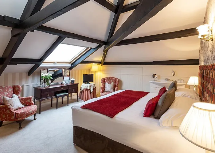 Ees Wyke Country house