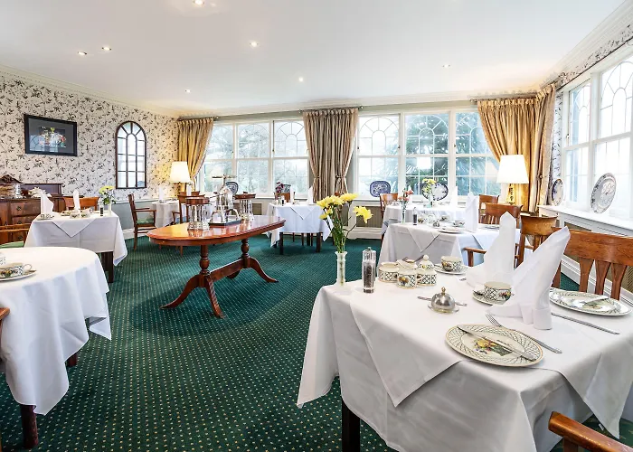 Ees Wyke Country house *